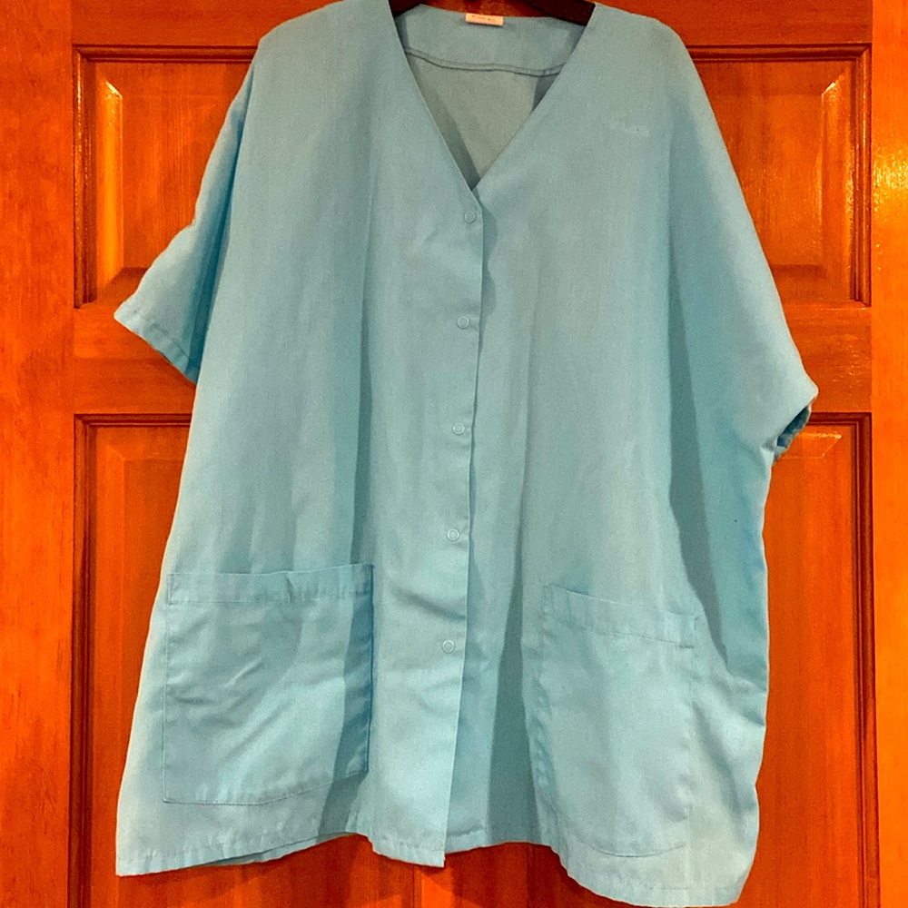 GUC! Vintage Landau women’s size 2X, teal button snap scrub top!